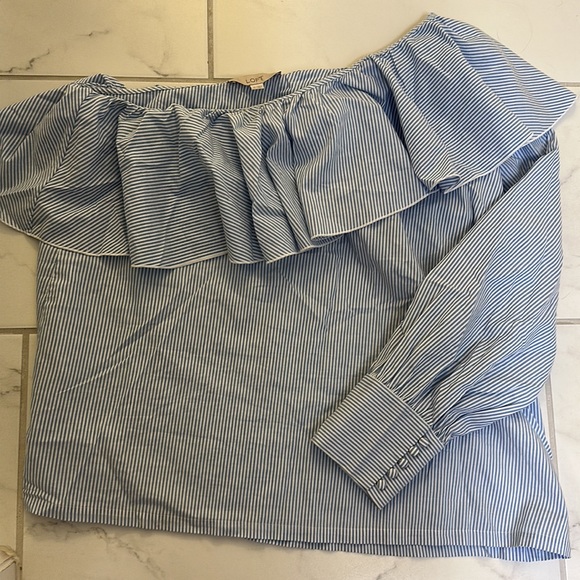 NWT Loft one shoulder seersucker blouse - Picture 3 of 5